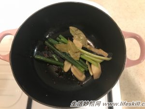 菠萝心香炖东坡肉