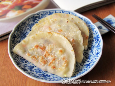 巧用水饺皮制作美味小饼