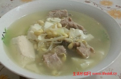 黄豆芽排骨豆腐汤