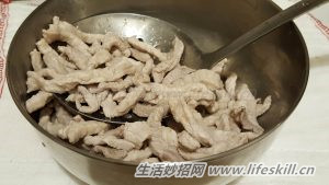 夏日来碗“银耳苹果瘦肉汤”来滋养皮肤