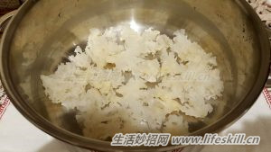 夏日来碗“银耳苹果瘦肉汤”来滋养皮肤