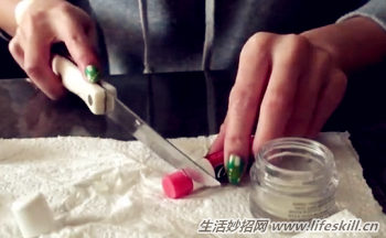 自制唇部磨砂膏